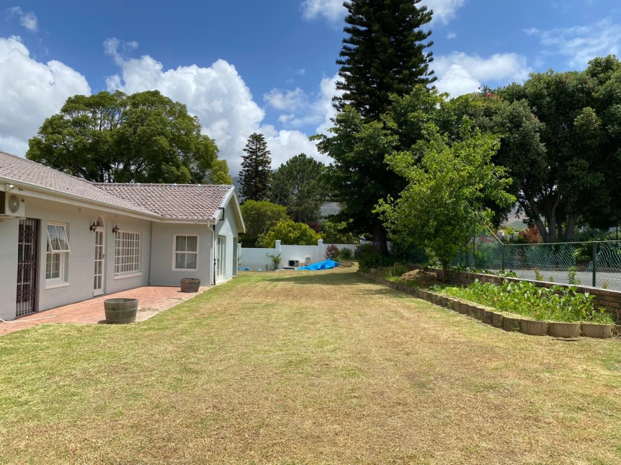 To Let 5 Bedroom Property for Rent in Constantia Western Cape